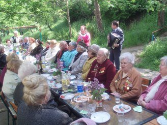Комитеты самоорганизации Алушты благодарят своих спонсоров за организацию Дня Победы